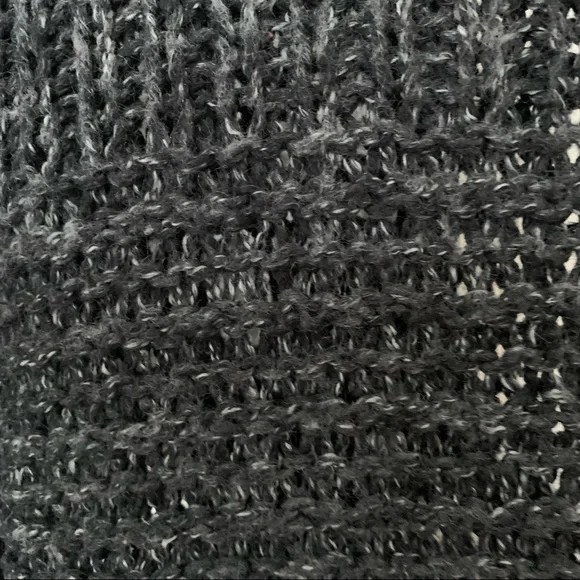 Hollister Sweater - M/L - Picture 6 of 6